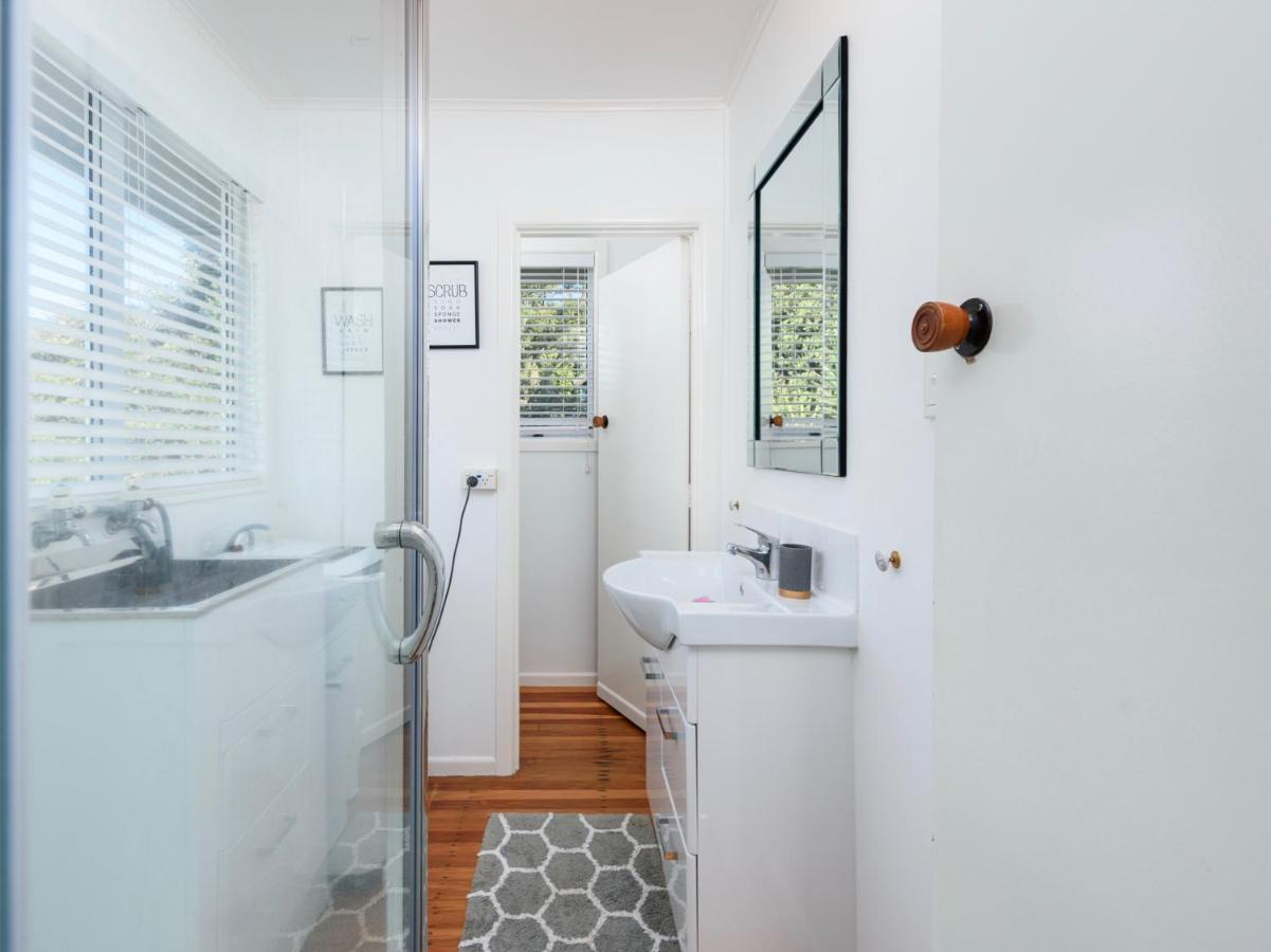 The Black Bach - Mt Maunganui Holiday Home Маунт Маунгануи Екстериор снимка